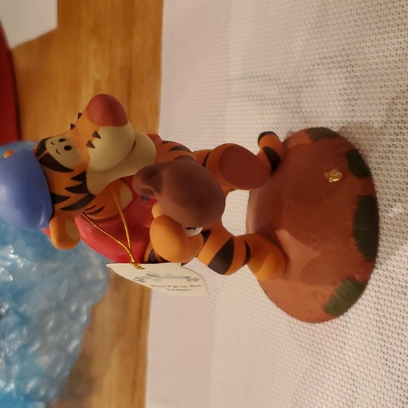 Pooh & Friends by Disney - Picture 2 of 6